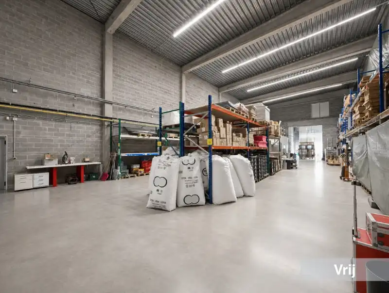 Sint-Niklaas - TE KOOP: Bedrijfsgebouw voor eigen gebruik of investering foto 3