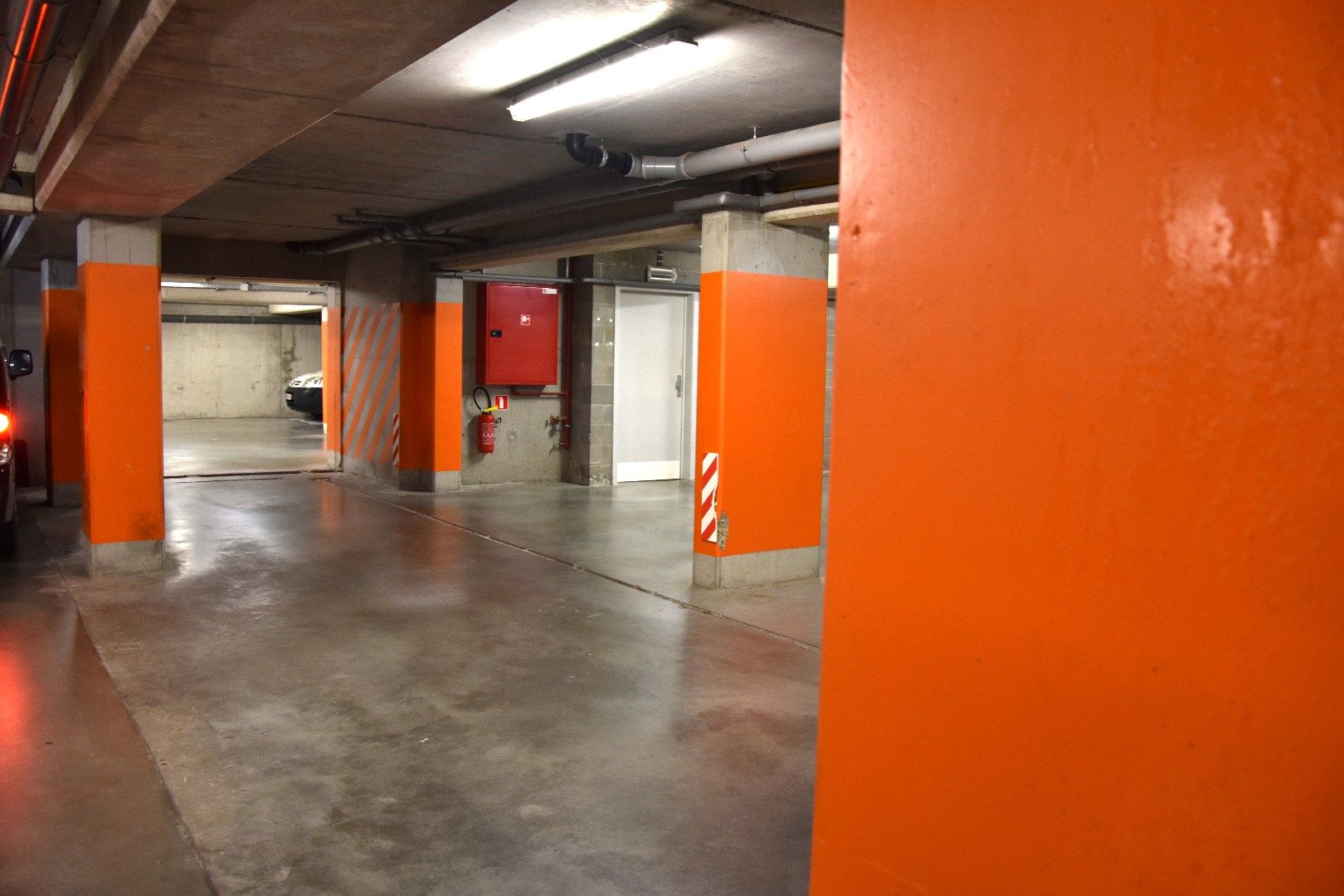 Autostaanplaats te huur. foto 3