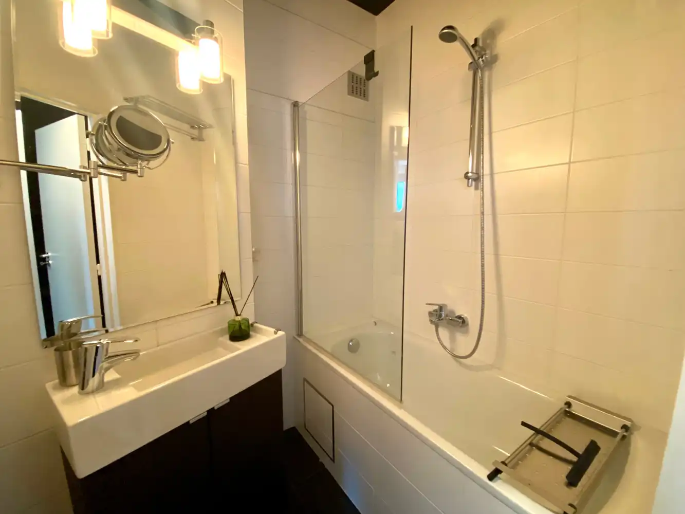 Gemeubeld appartement met 1 slaapkamer foto 10