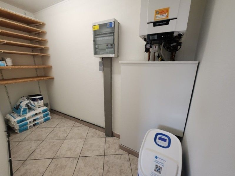 Gerenoveerd 1 slaapkamer appartement TE HUUR ZONDER SYNDICKOST op de markt van Wakken! foto 8