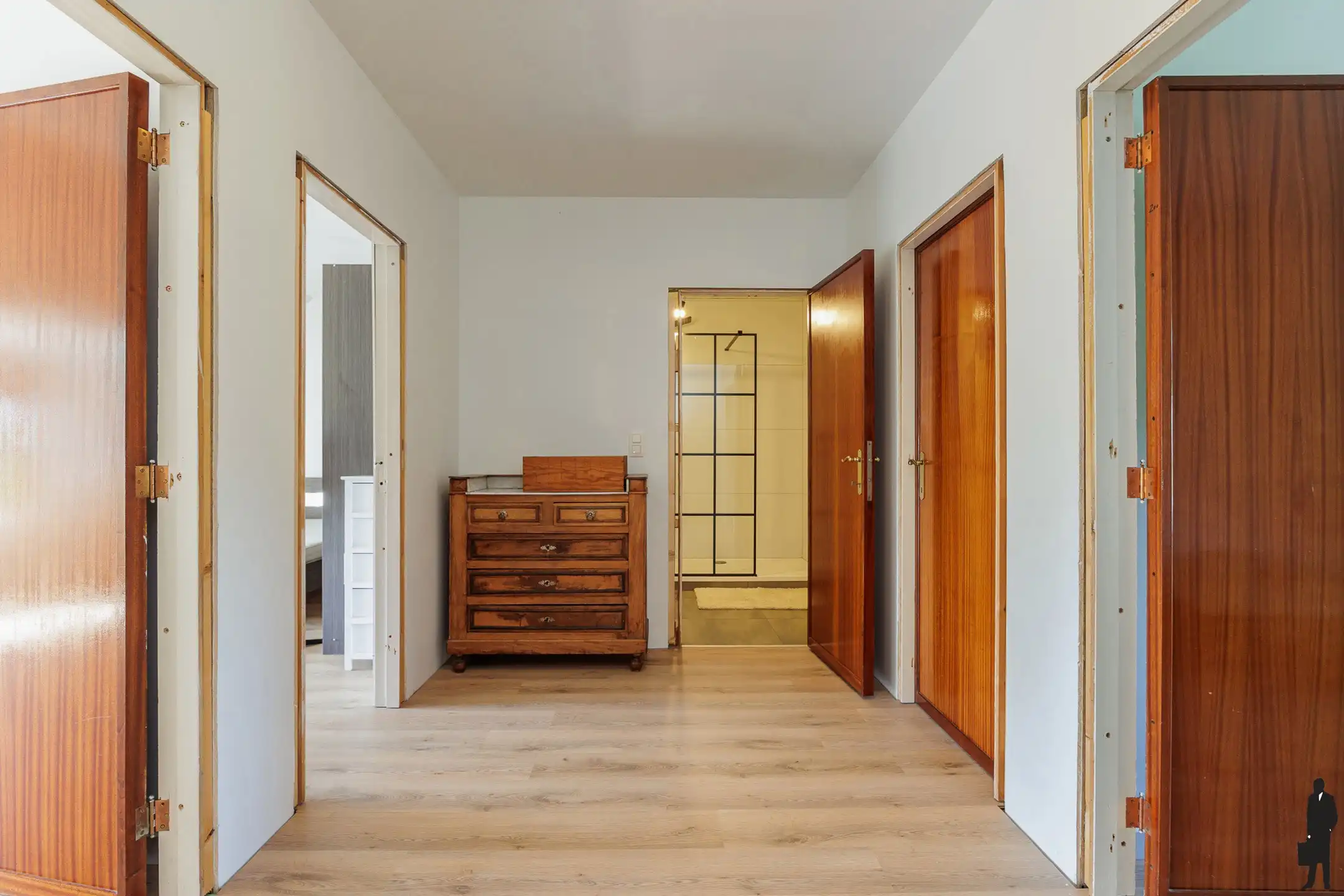 Ruime woning met 5 slpk, zonnige tuin & tal van mogelijkheden foto 27
