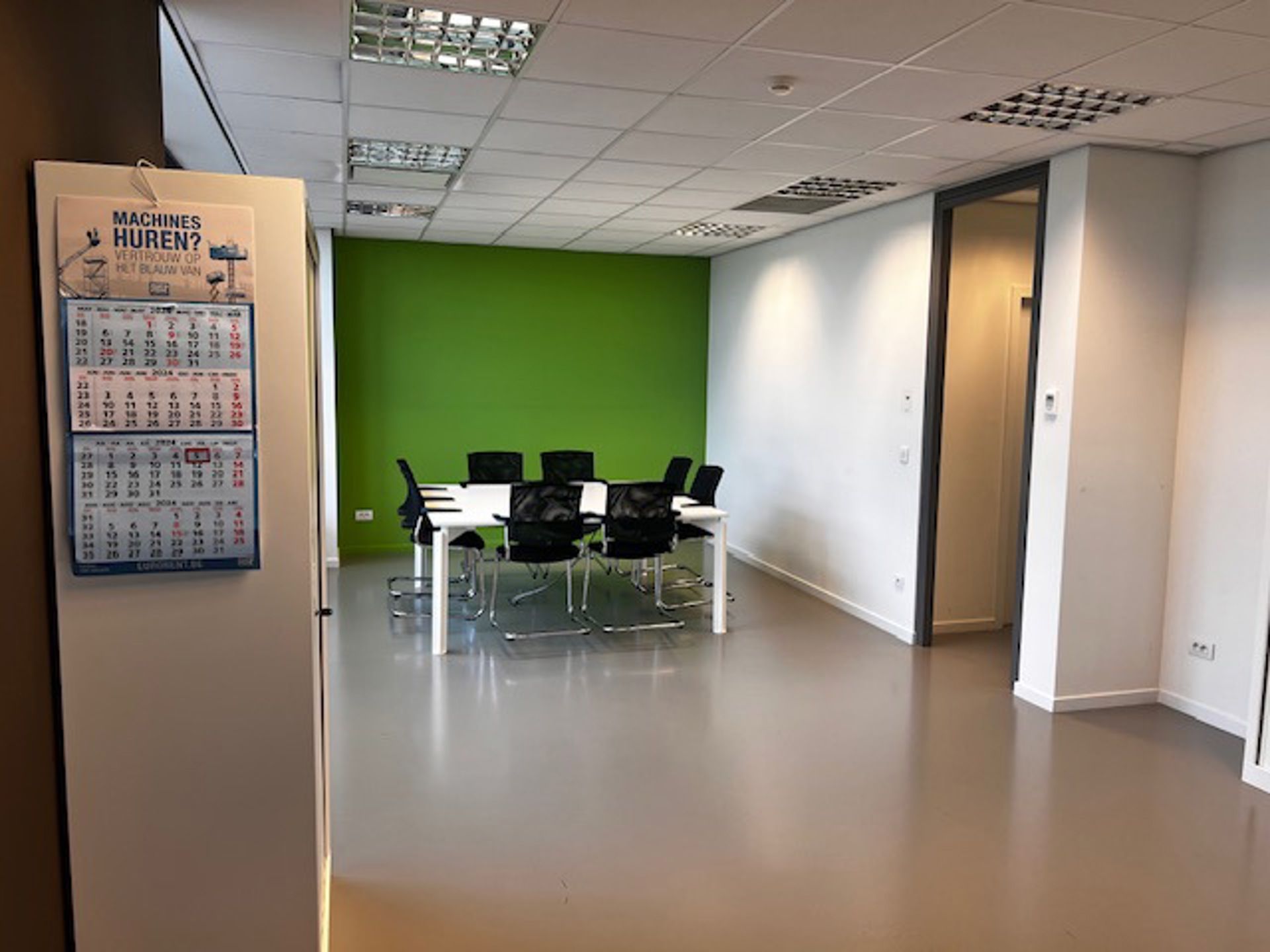 Te Huur Kantoorruimte + Showroom te Wommelgem foto 7