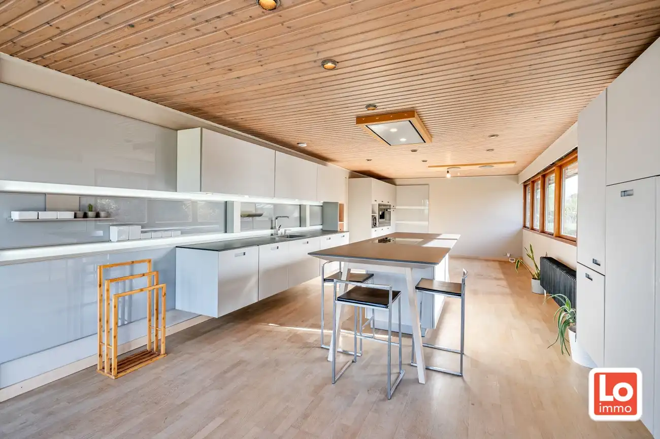 VERKOCHT!! Ruime charmante open bebouwing met afzonderlijke garage en carport op een toplocatie in Lochristi. foto 11