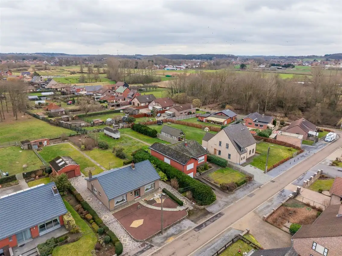 Unieke ligging boven de Mottevallei – renovatiekans met waarde-opportuniteit foto 32