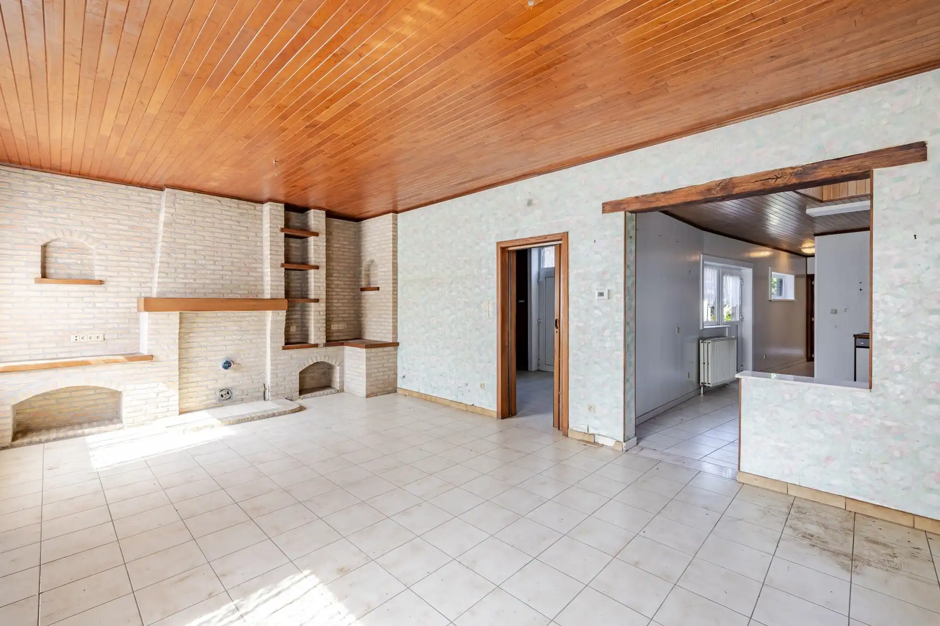 Halfopen bebouwing met enorm potentieel op een perceel van maar liefst 1.050 m² foto 2