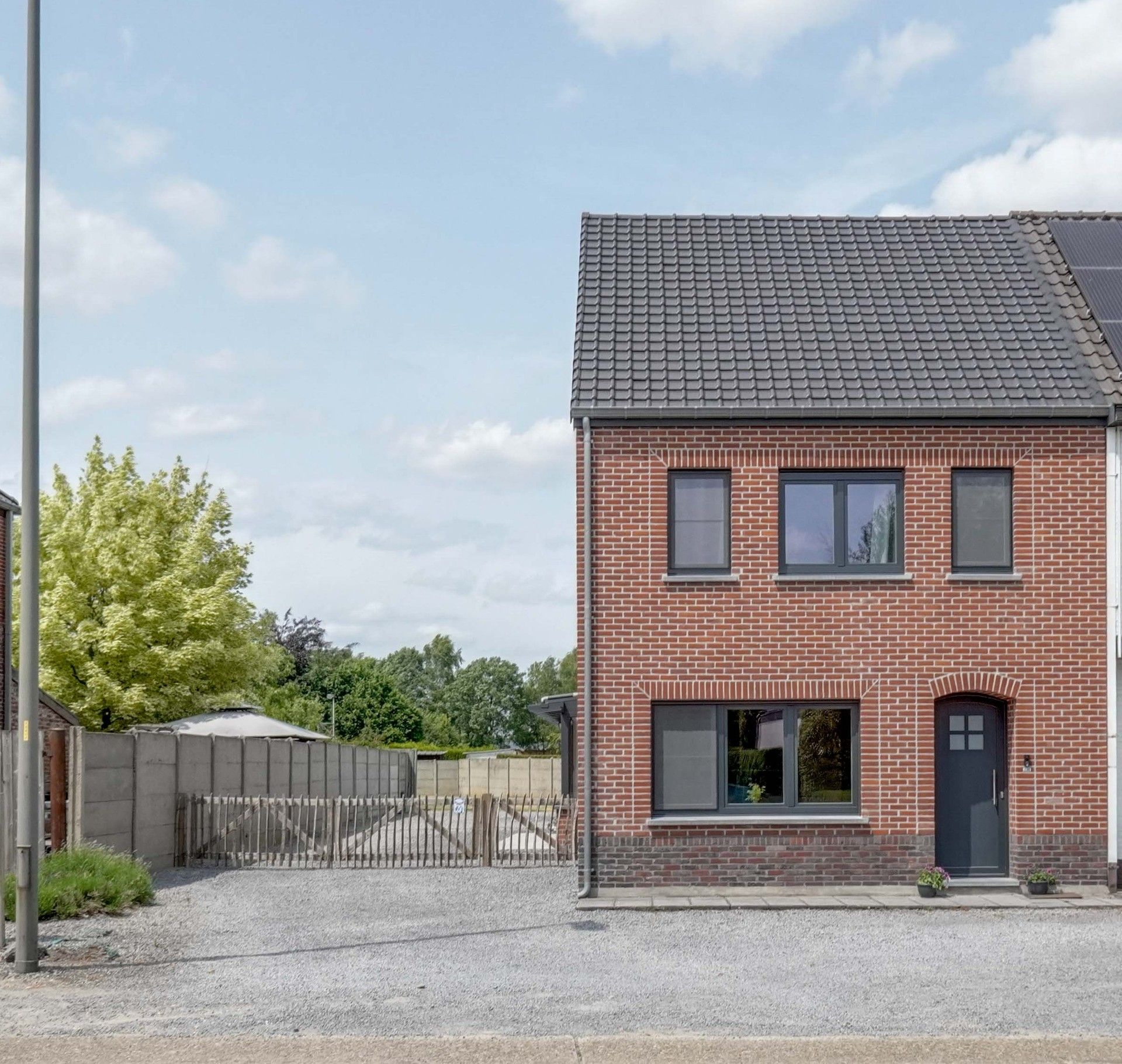 INSTAPKLARE WONING AAN CENTRUM OPGLABBEEK foto {{pictureIndex}}