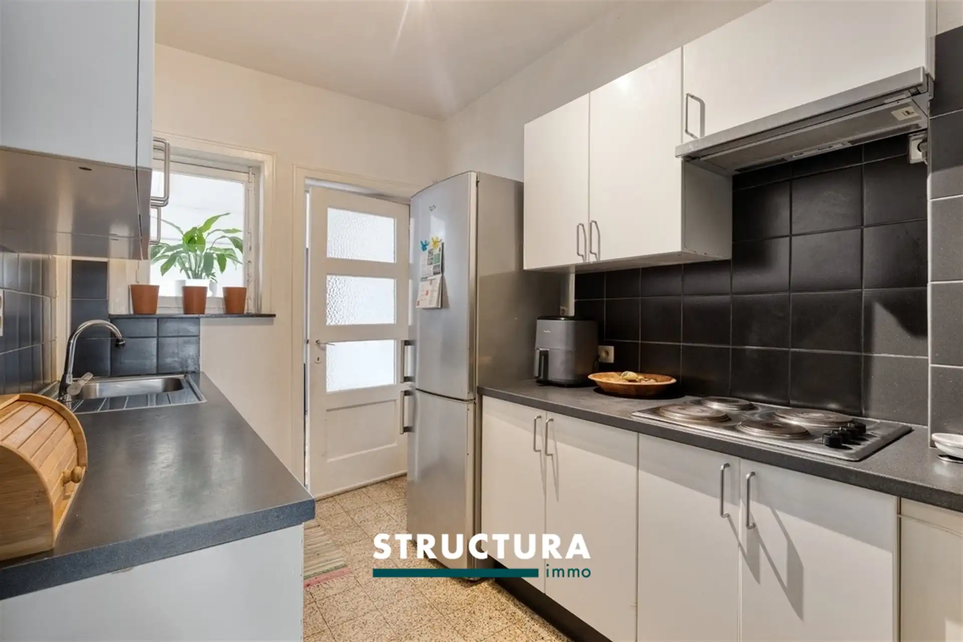Ruime woning met tuin foto 7