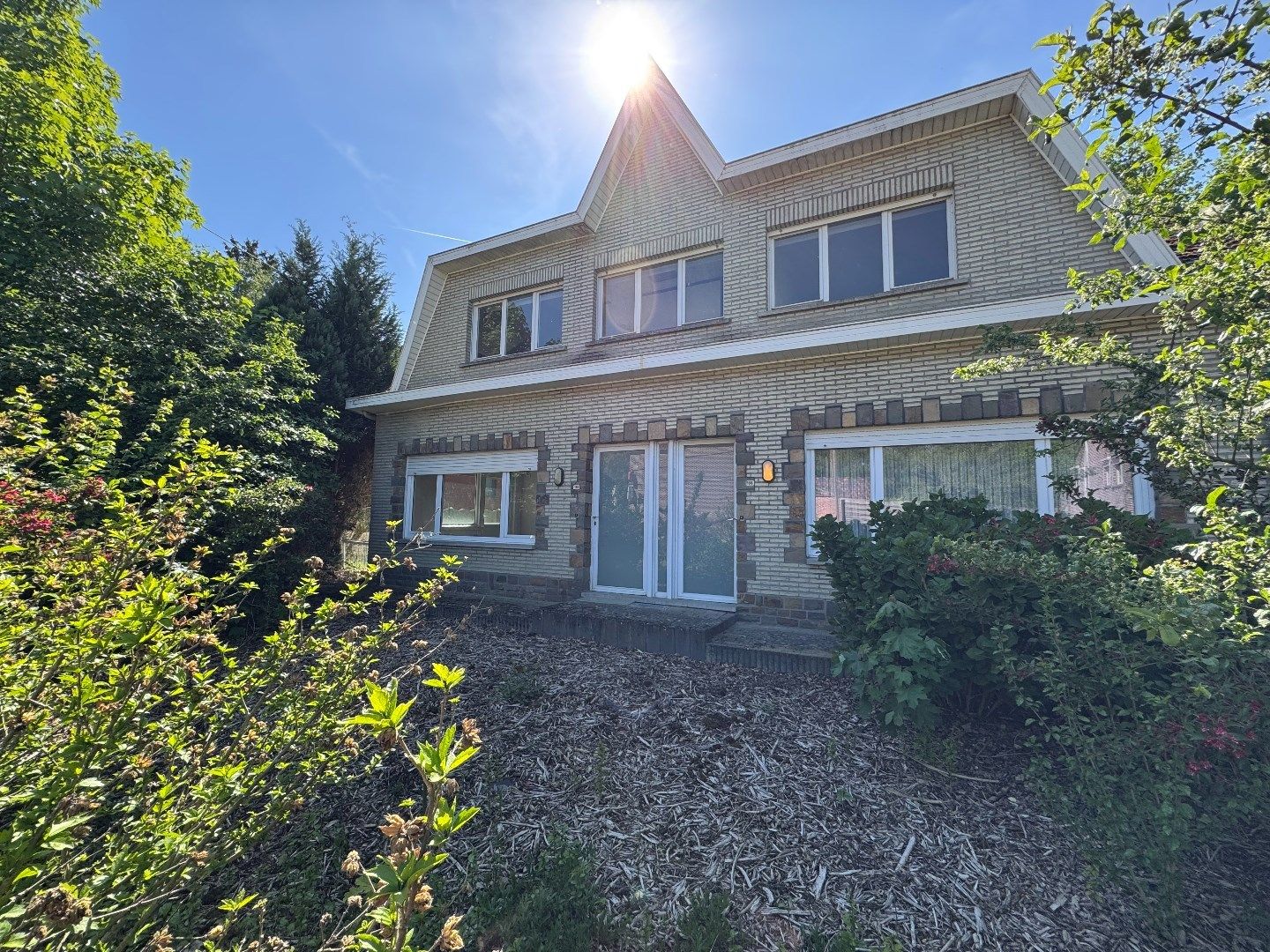 Zeer ruime 4-gevelwoning met achterliggend landgebouw gelegen op een mooi perceel van +/- 5952 m² ! foto 21