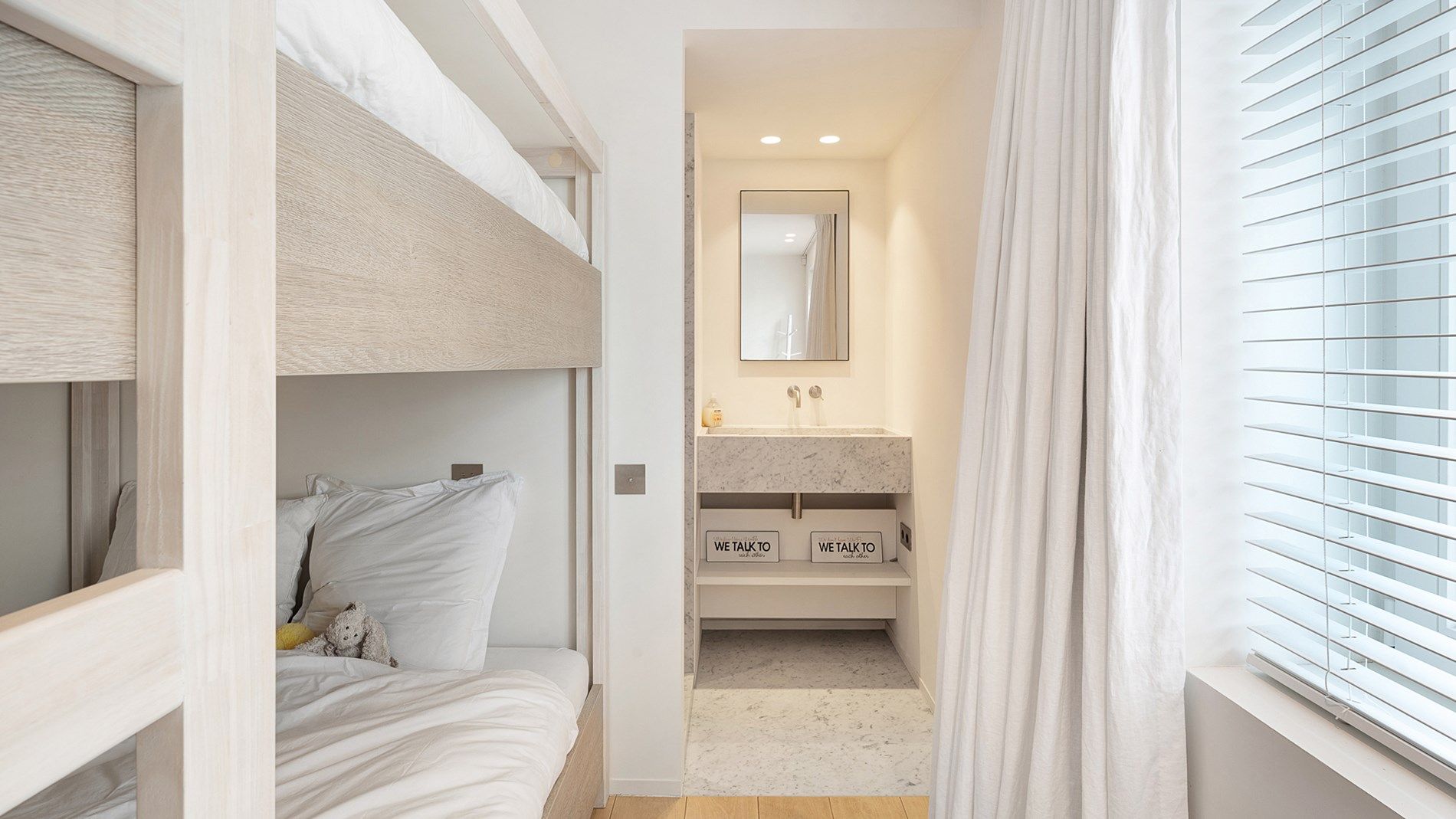 Uitzonderlijk hoekappartement met adembenemend zee-en duinenzicht langs de Wandeldijk in het Zoute foto 27