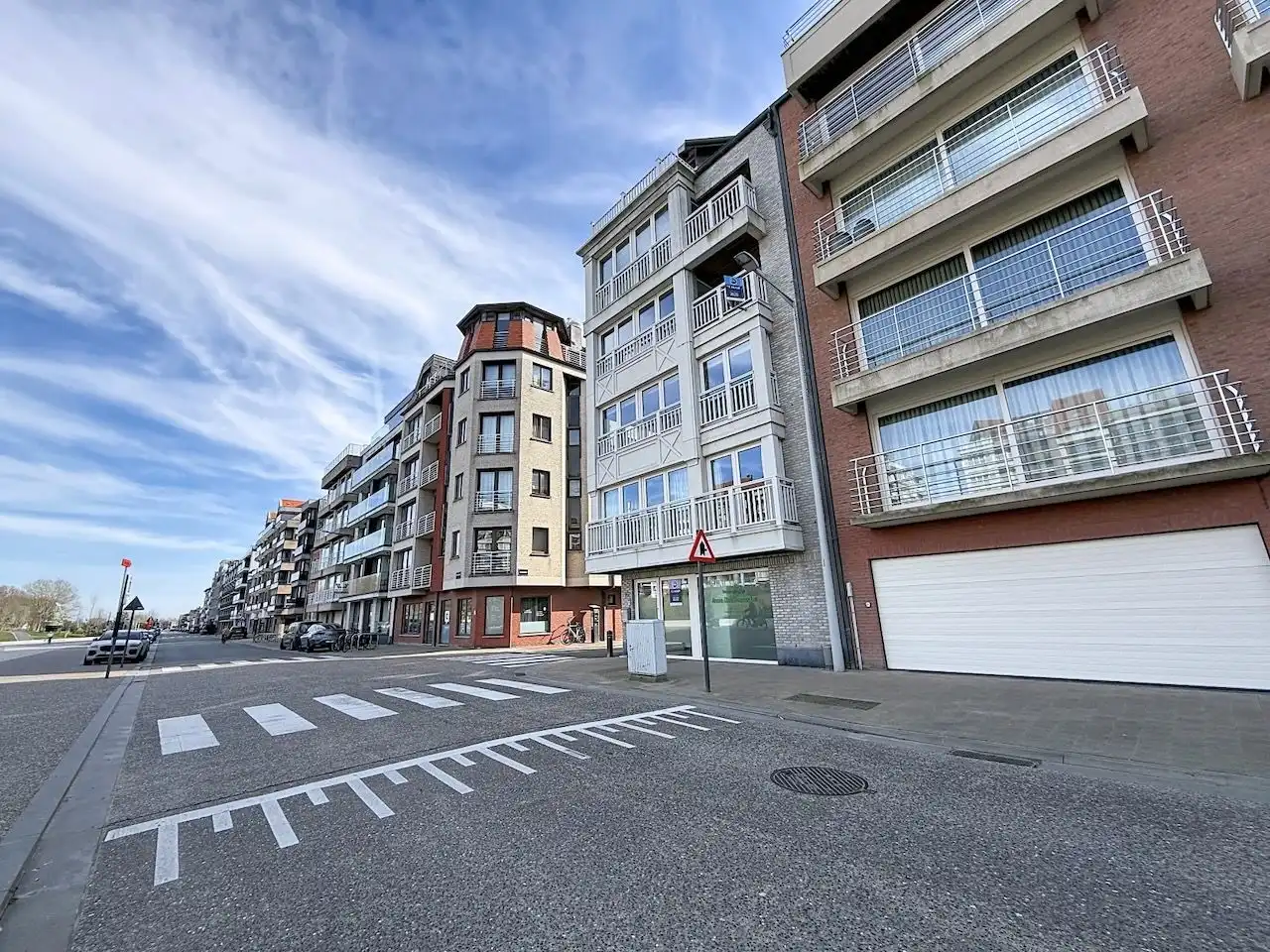 Praktijkruimte in standingvolle residentie ter hoogte van de Knokkestraat te Heist. foto 14