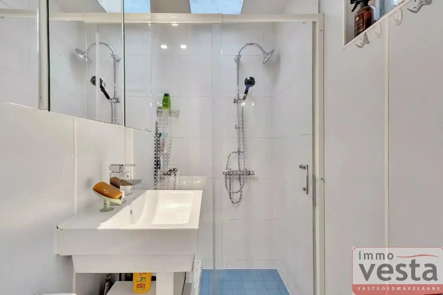 Ruime, te renoveren halfopen woning foto 16