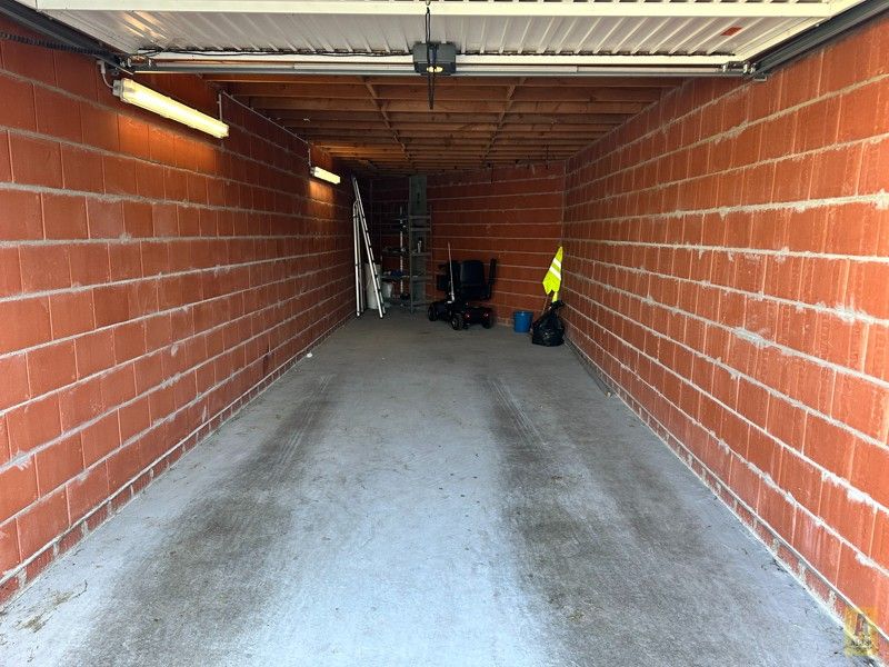 Grote garagebox (erg diep! 33m2) in centrum! foto 3