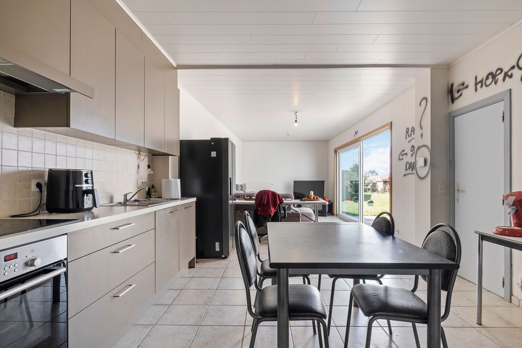 Ruim woonhuis met ruime zuidgerichte tuin! foto 4
