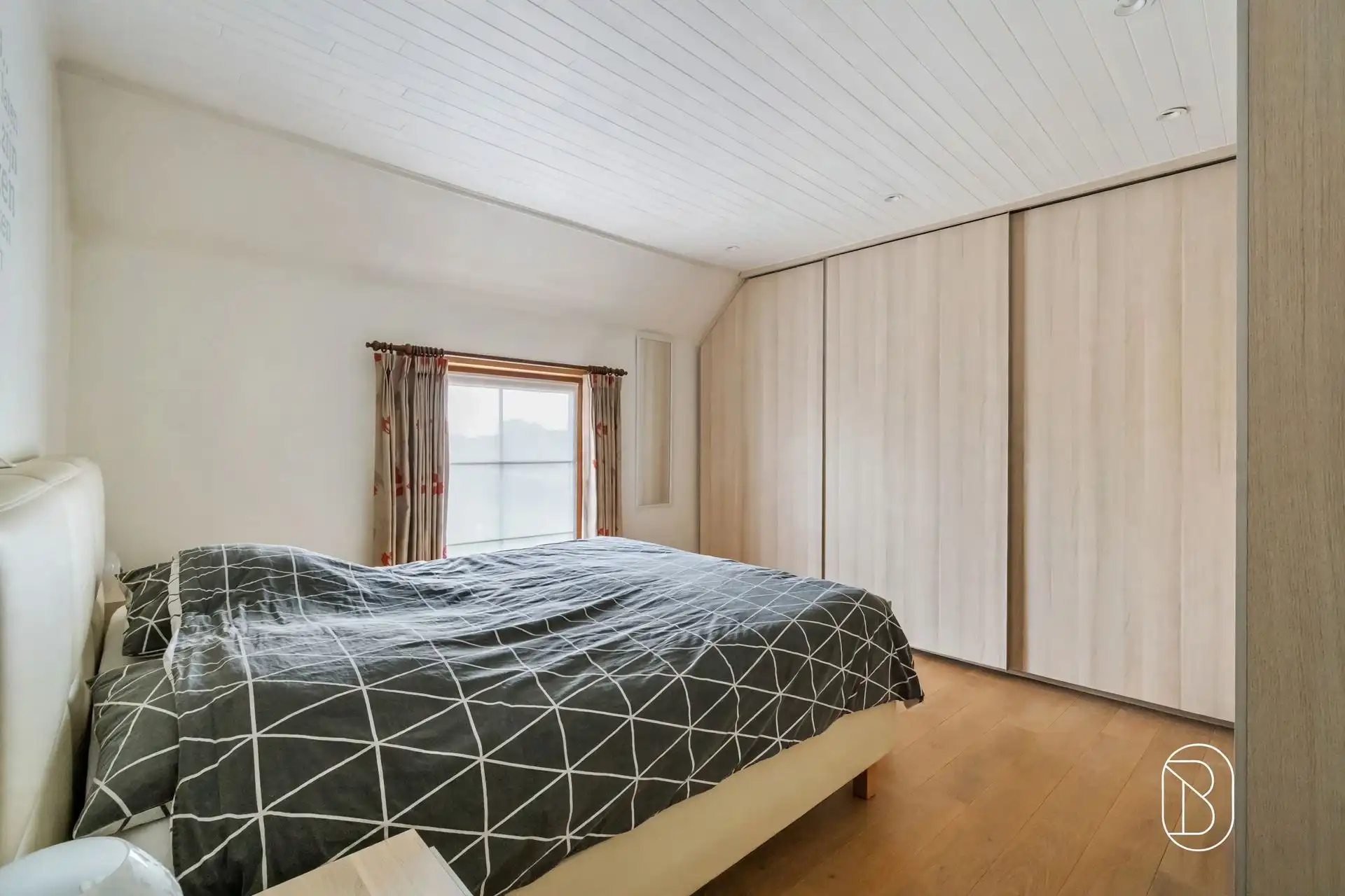 Topgelegen horecazaak met parking, en woonst foto 19