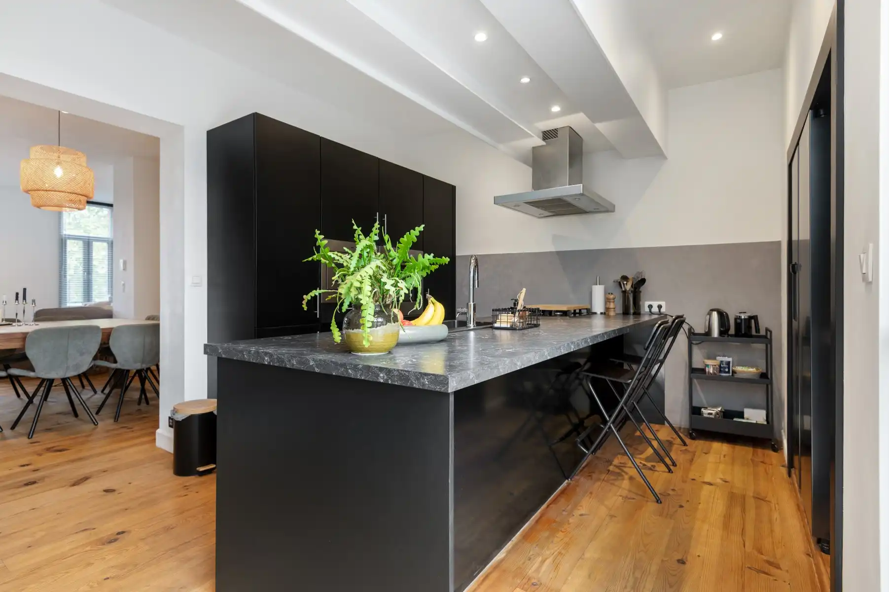 Ruime woning met 4 slaapkamers en gezellige stadstuin foto 5