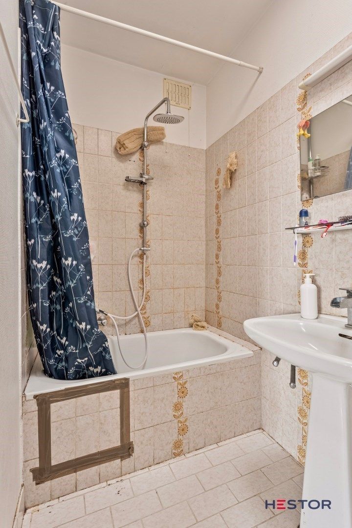 Lichtrijk twee slaapkamerappartement in het hartje van Temse foto 10