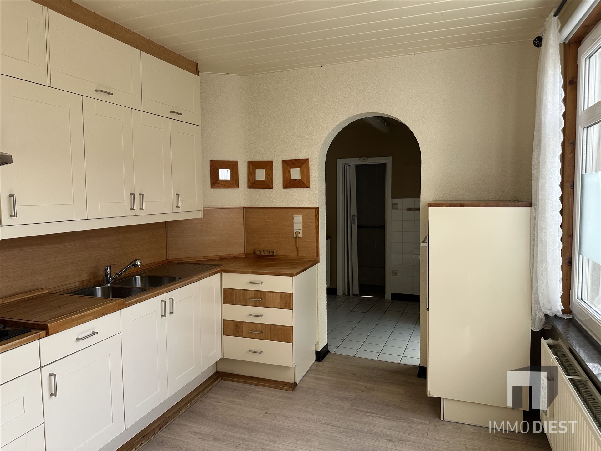 Knappe woning met 3 ruime slaapkamers en mooie tuin - instapklaar foto 3