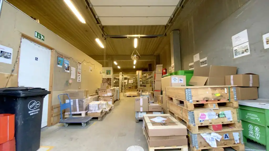 Kantoor met opslagruimte te huur in Burcht foto 15