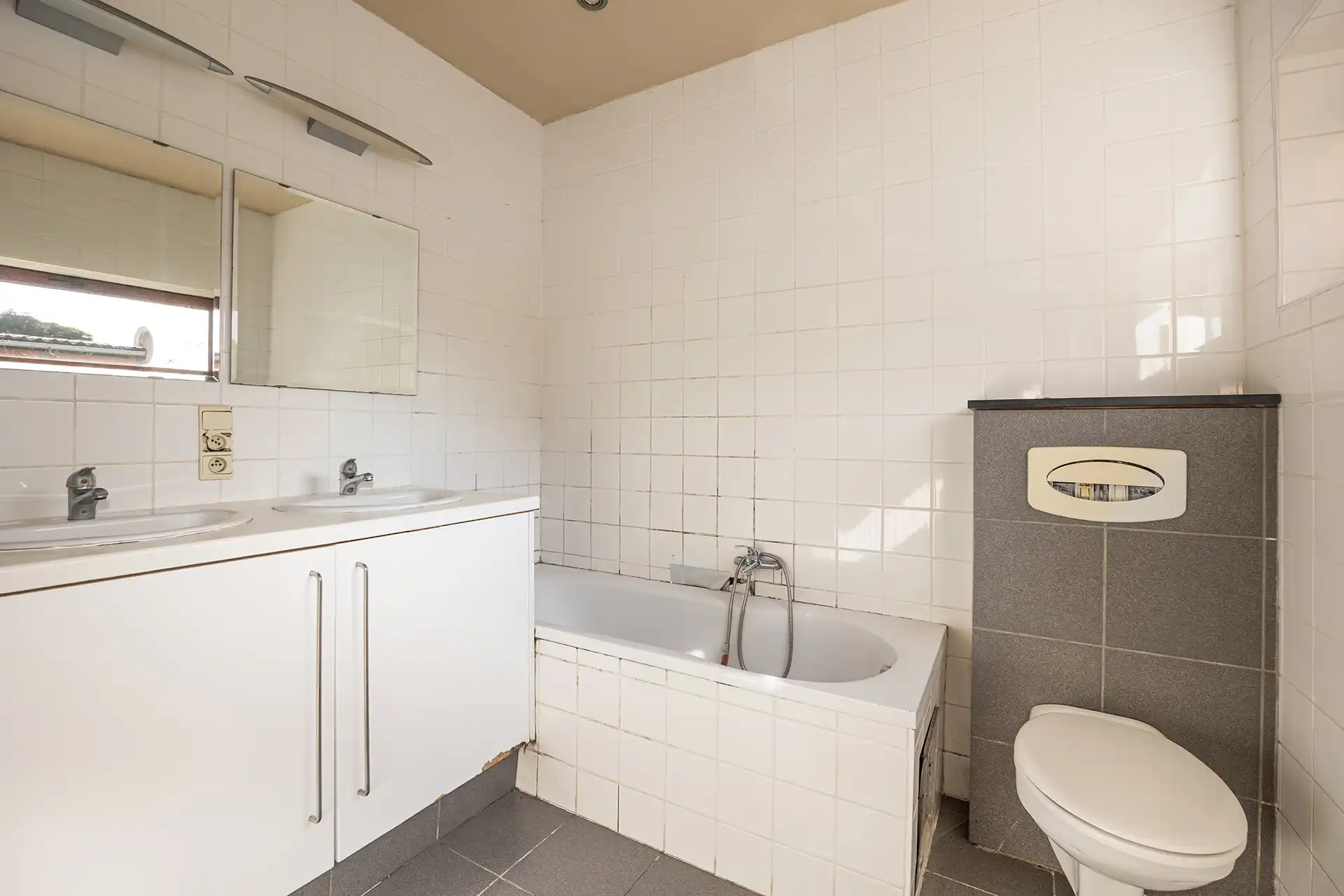 Volledig te renoveren woning met 3 slaapkamers en grote tuin foto 9