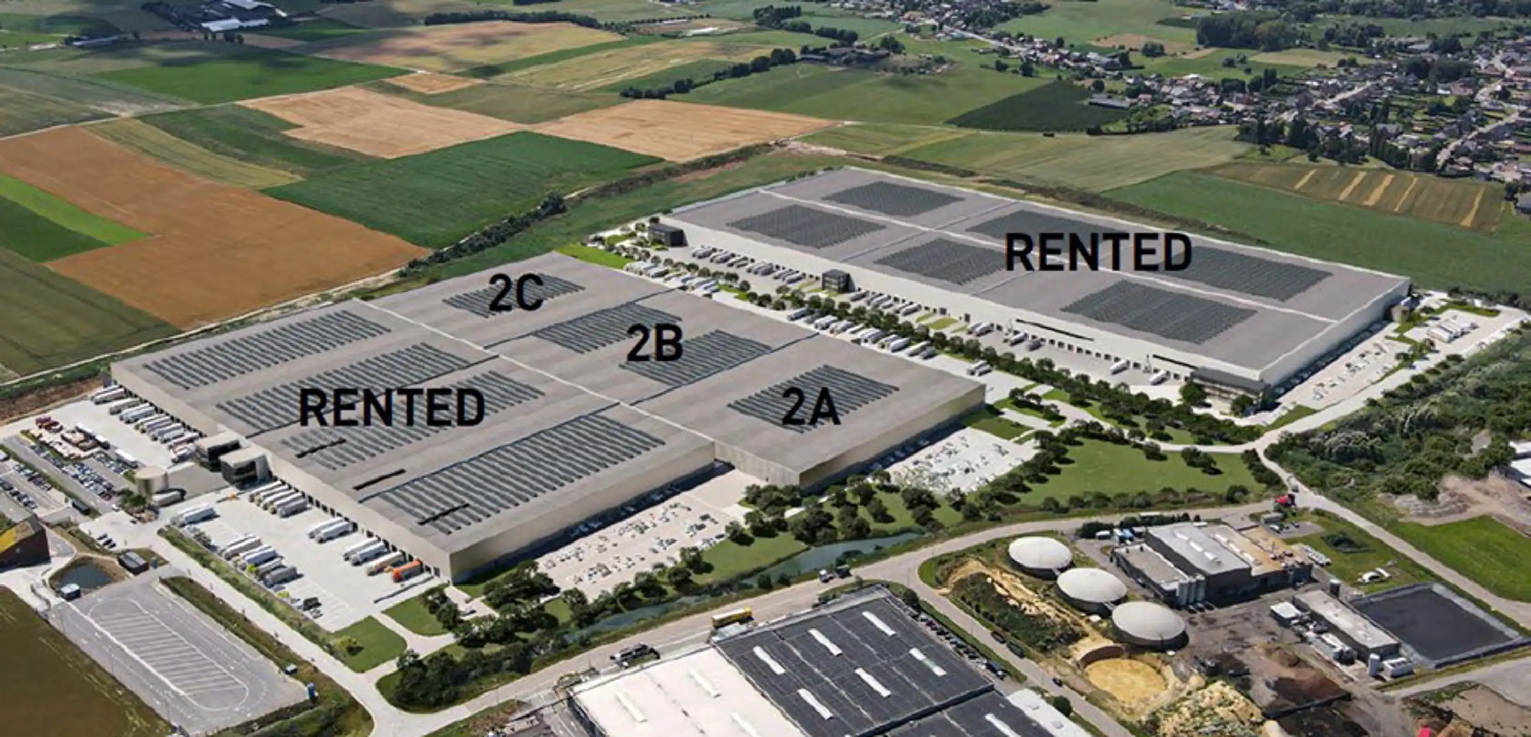 BTS  Magazijn 16.000m² met mezzanine 2.777m² en kantoor 525m² te huur foto 2