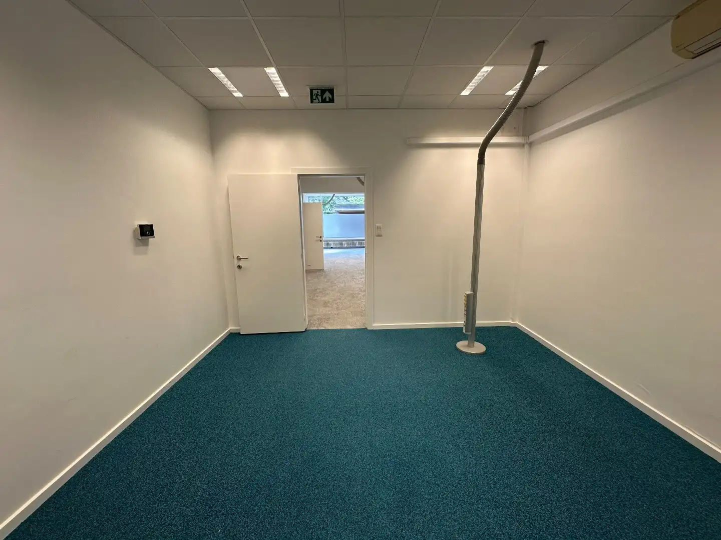 Instapklare kantoorruimte (+/- 100 m²) met 2 parkeerplaatsen, Torhout centrum foto 8
