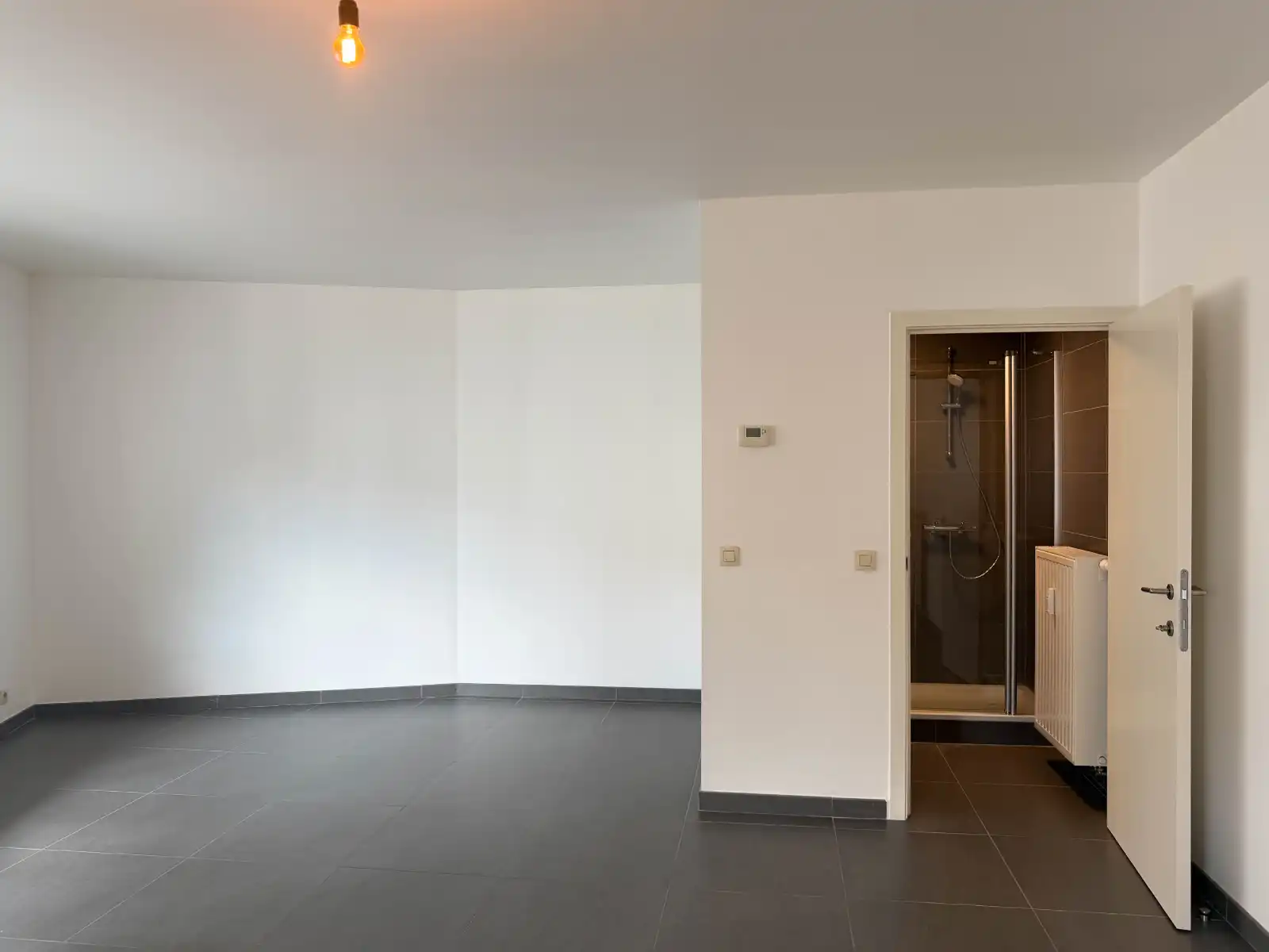 Studio + autostaanplaats te huur vlakbij Gent-Sint-Pietersstation foto 10