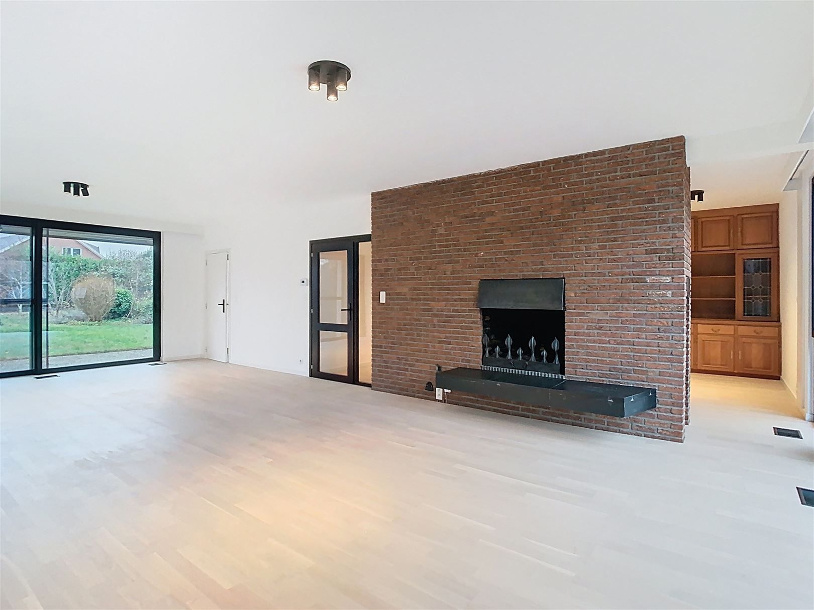 Villa in residentiële wijk met 4 slpks! foto 6