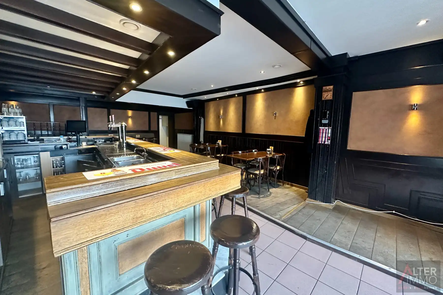 Gekend en centraal gelegen dorpscafé voor onmiddellijke opstart! foto 8