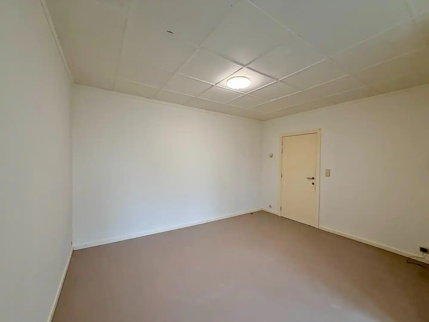 Recent opgefrist appartement met 2 slaapkamers te Gits! foto 4