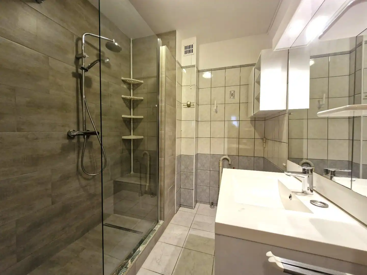 OPENDEURDAG 1/05/2026, 9:30 tot 12:00. Groot hoekappartement met open zicht over de markt te Blankenberge foto 15