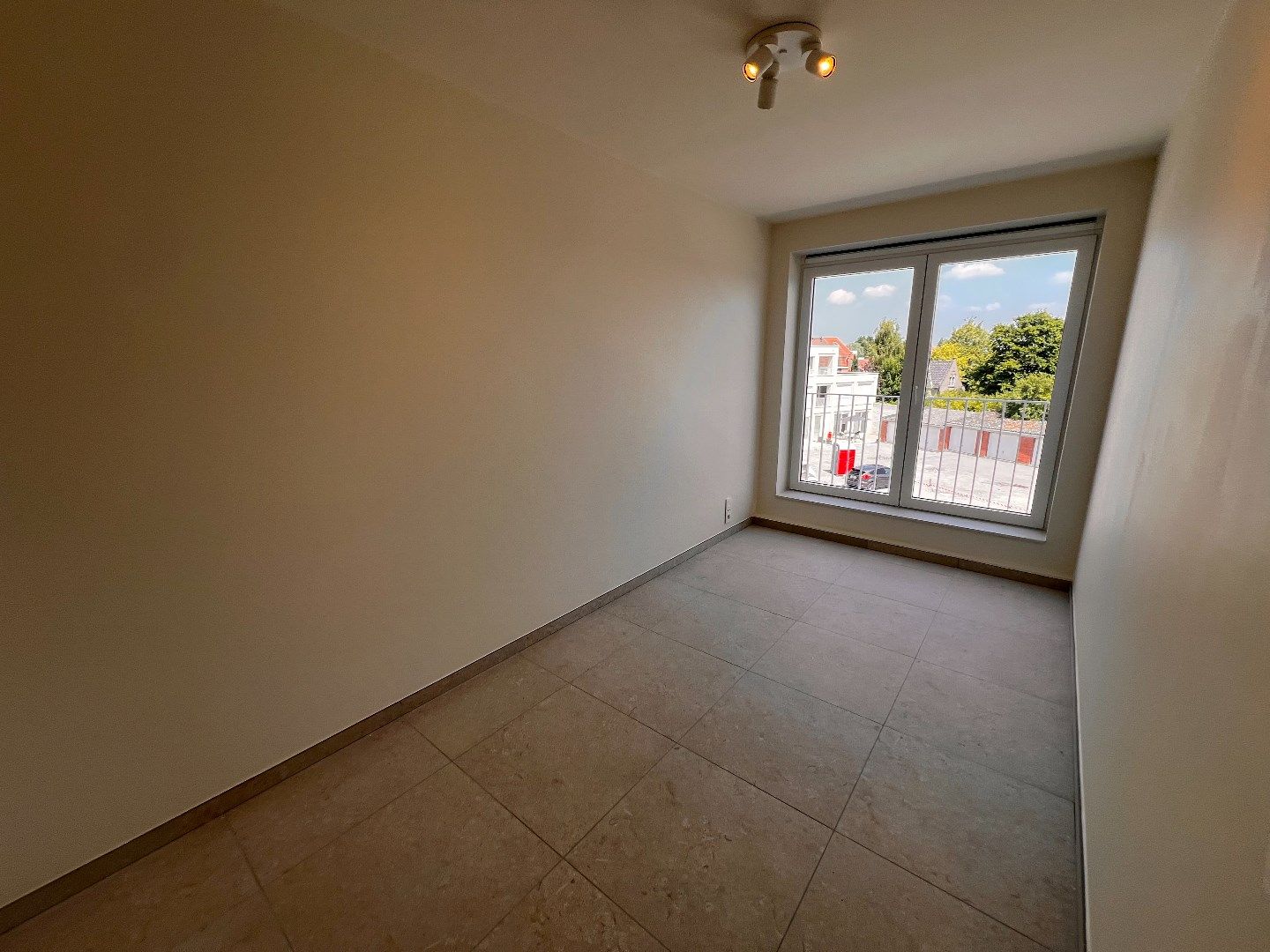NIEUWBOUWAPPARTEMENT MET 2 SLAAPKAMERS, TERRAS EN AUTOSTANDPLAATS IN IEPER foto 6