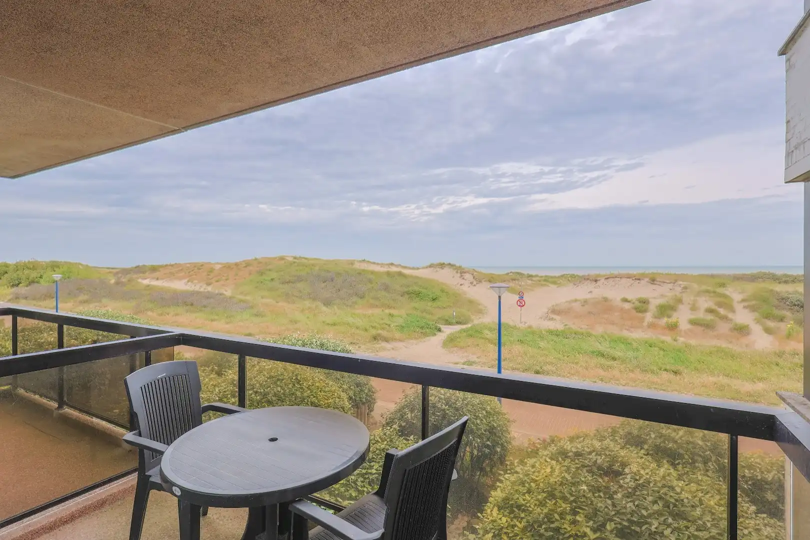 Appartement met 2 slaapkamers & frontaal zeezicht te huur op jaarbasis! foto 5