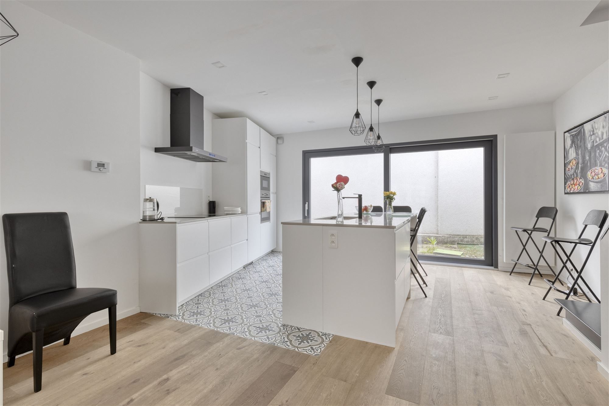 Gerenoveerd en leuk huis met 3 slaapkamers foto 4