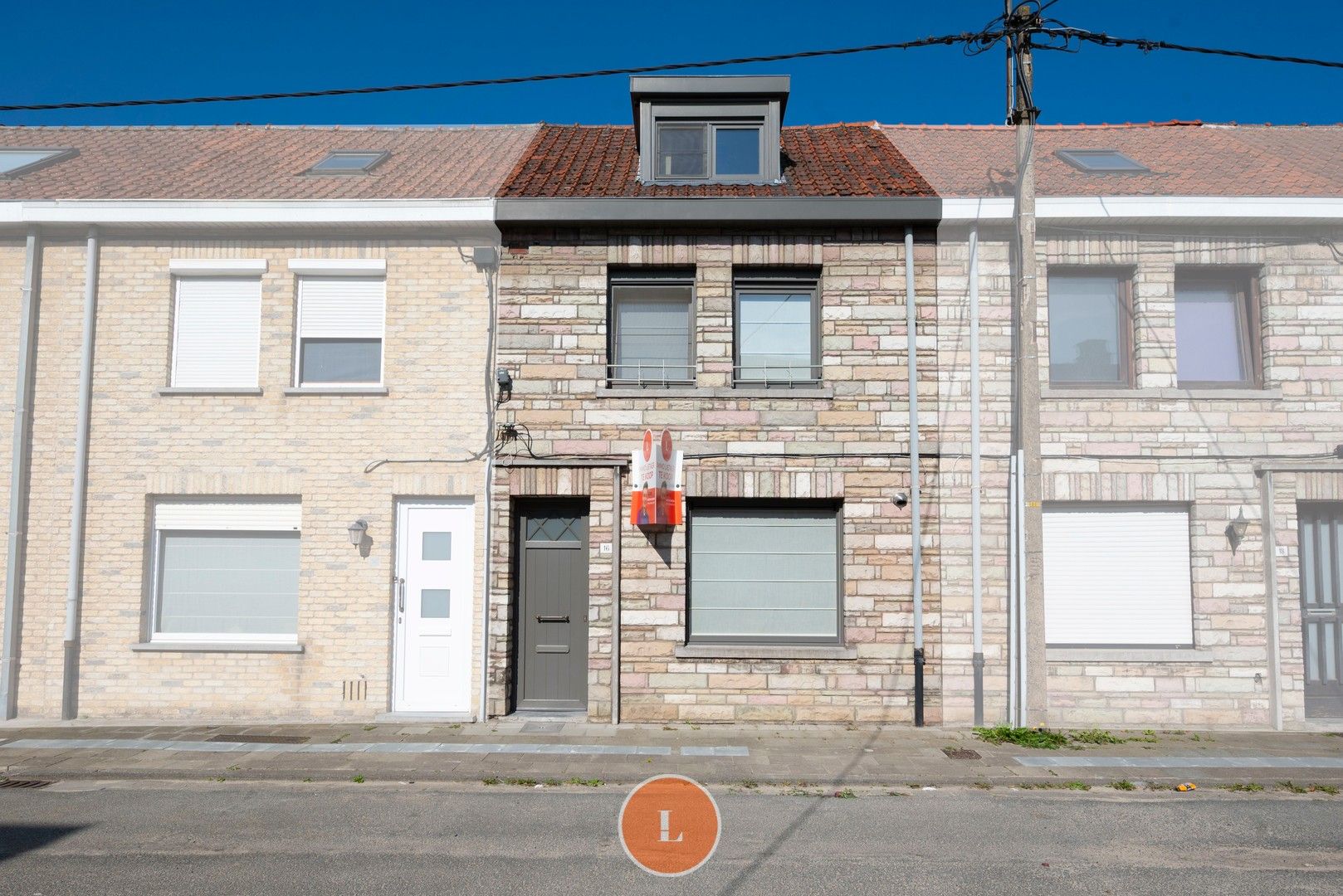 Instapklare woning met garage in Menen foto {{pictureIndex}}