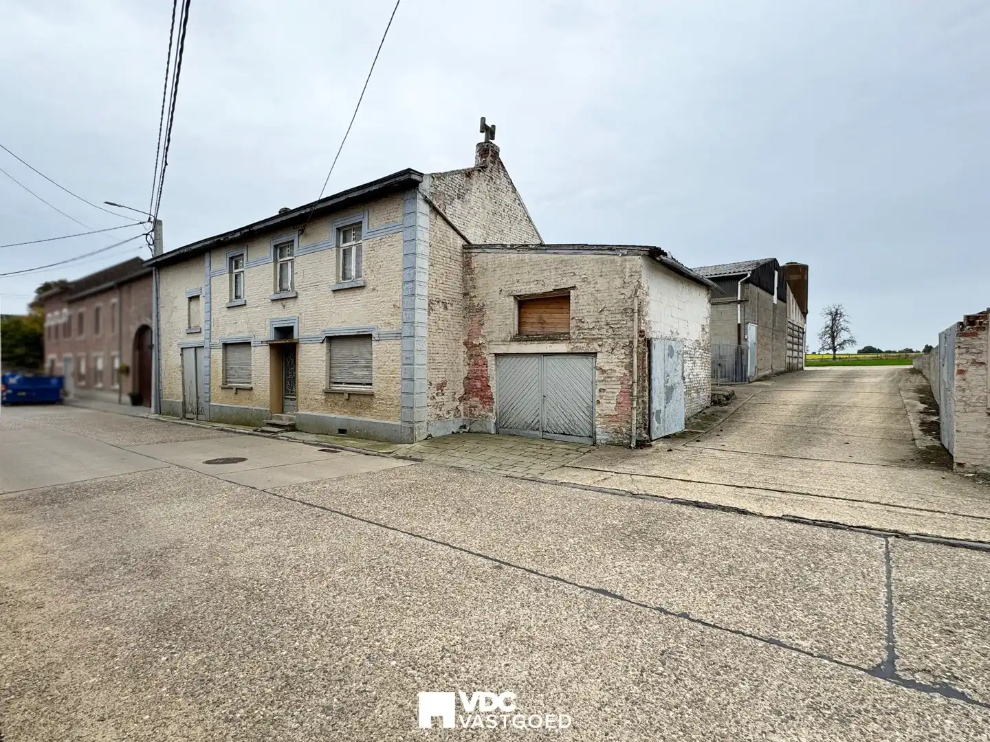 Voormalige boerderij met loods en veestal op perceel van 6.920 m² – volledig te renoveren foto 5