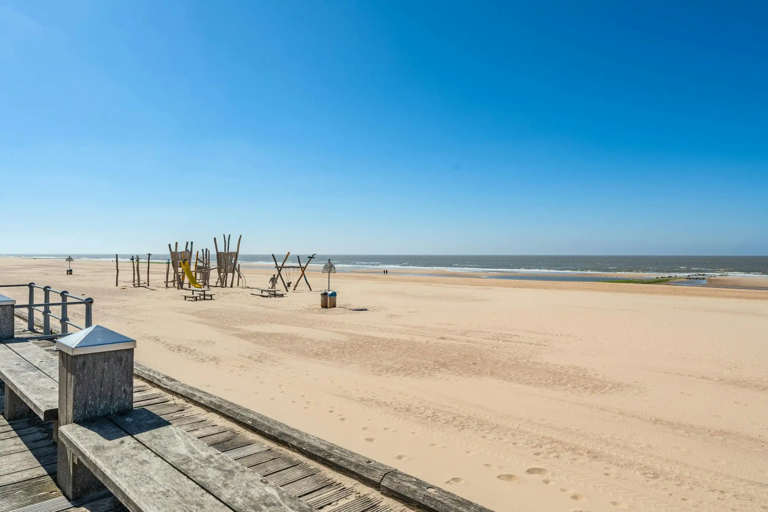 Gelijkvloers appartement (165m²) met zeezicht te Oostende foto 11