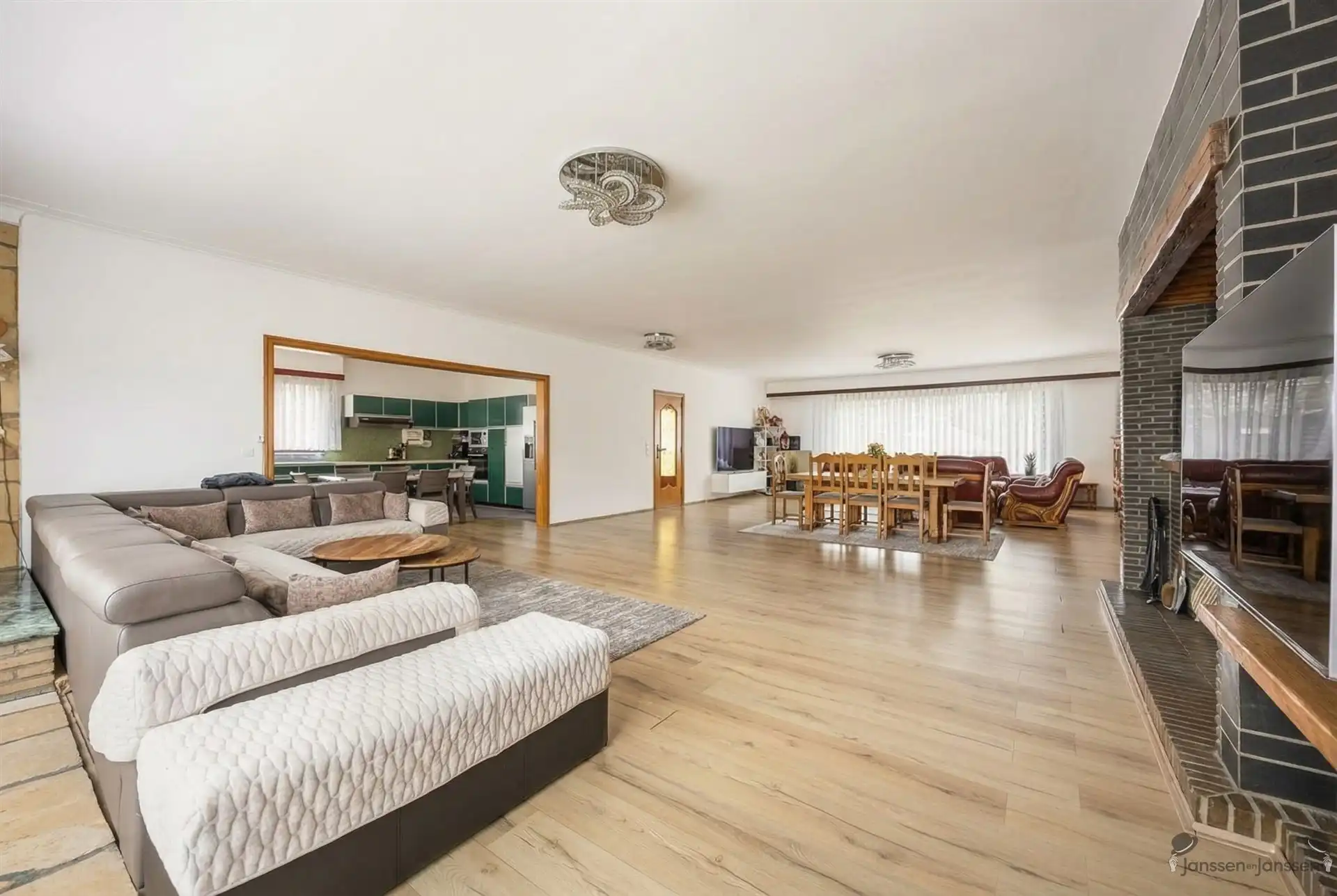 Villa met eindeloze mogelijkheden op 6270 m² grond foto 5