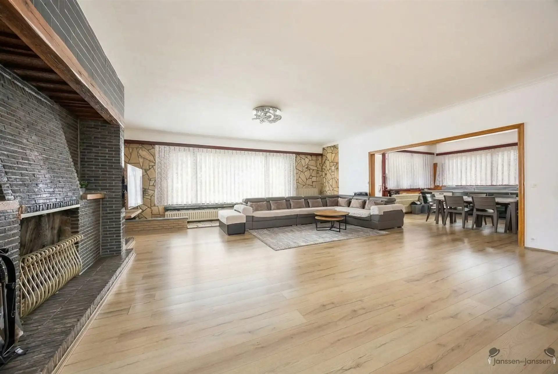 Villa met eindeloze mogelijkheden op 6270 m² grond foto 5