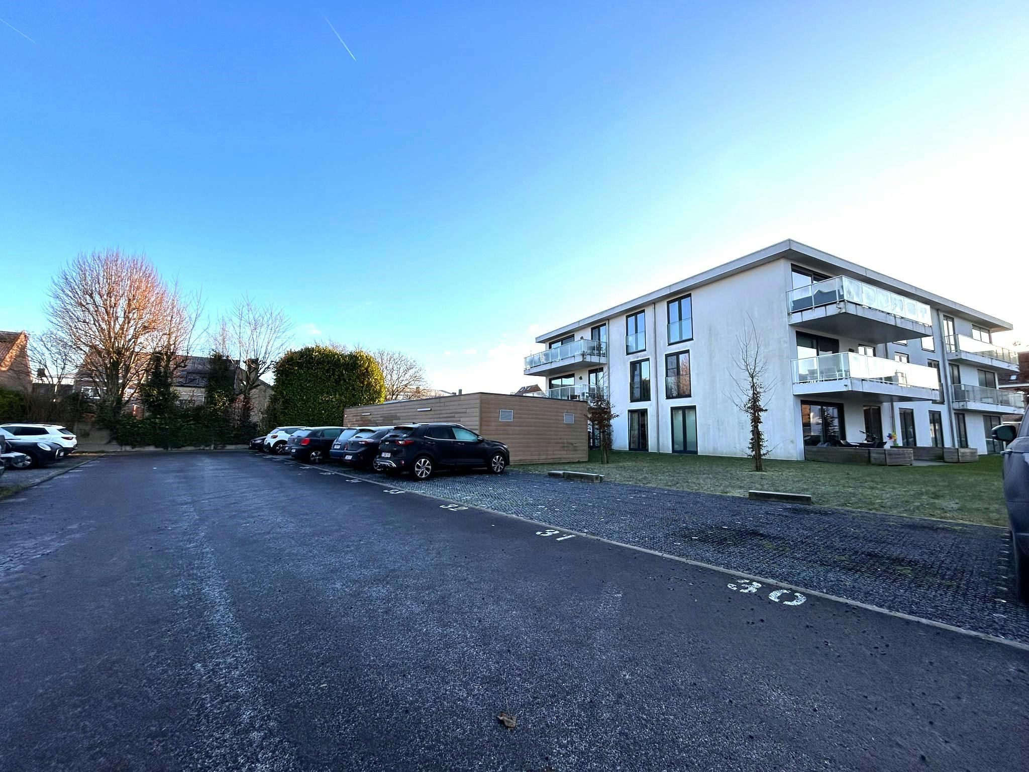 4 autostaanplaatsen te koop in Harelbeke foto 3