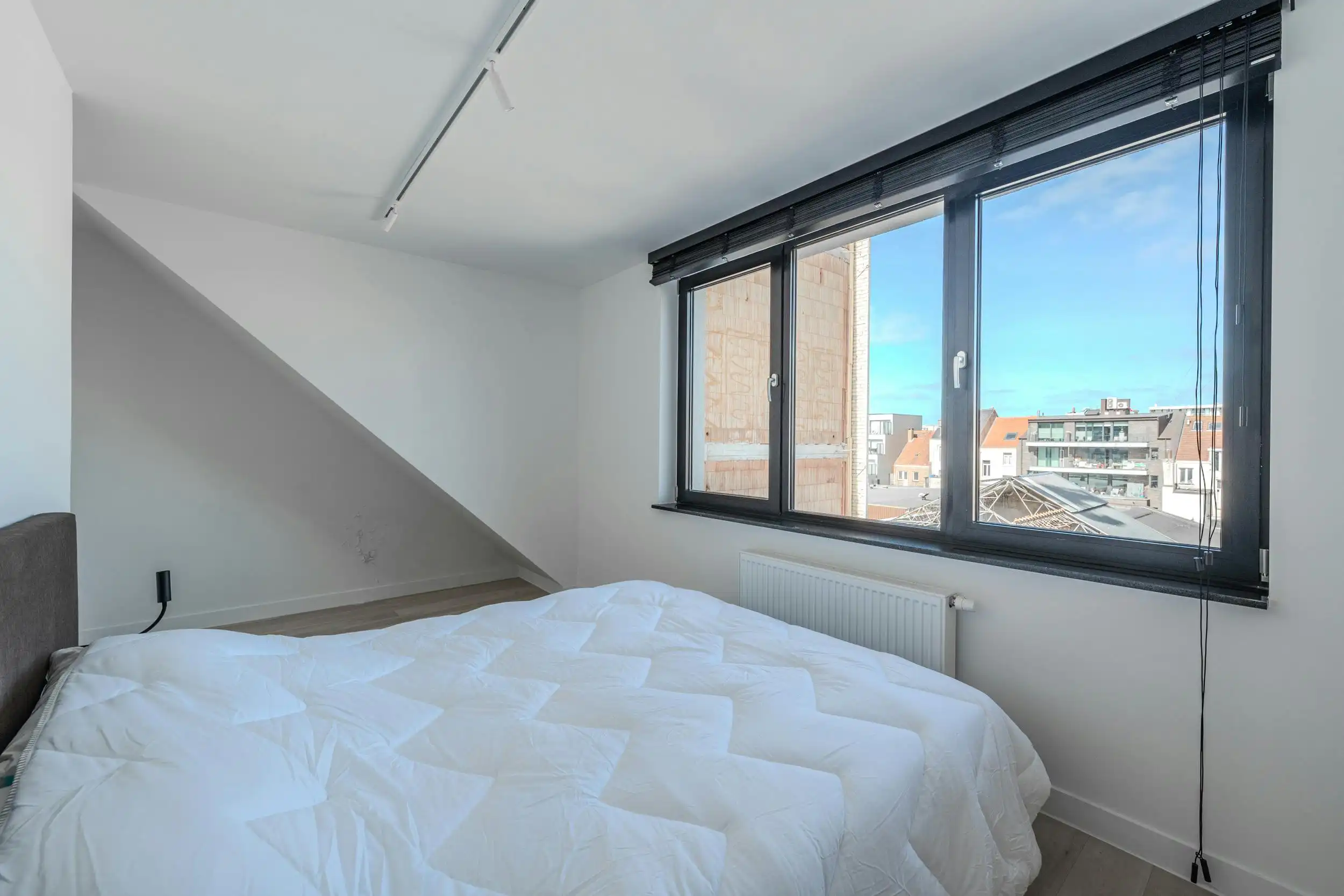 Prachtig gerenoveerd duplexappartement te Oostende foto 14