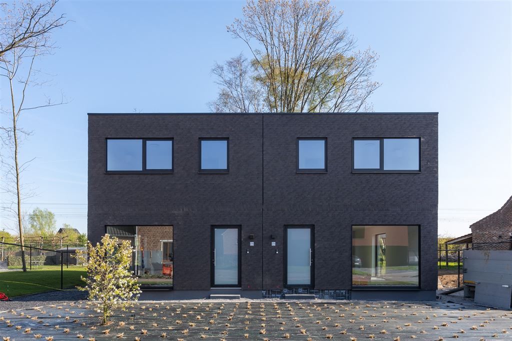 Nieuwbouwwoning met 4 slpk en mooie tuin! foto 18