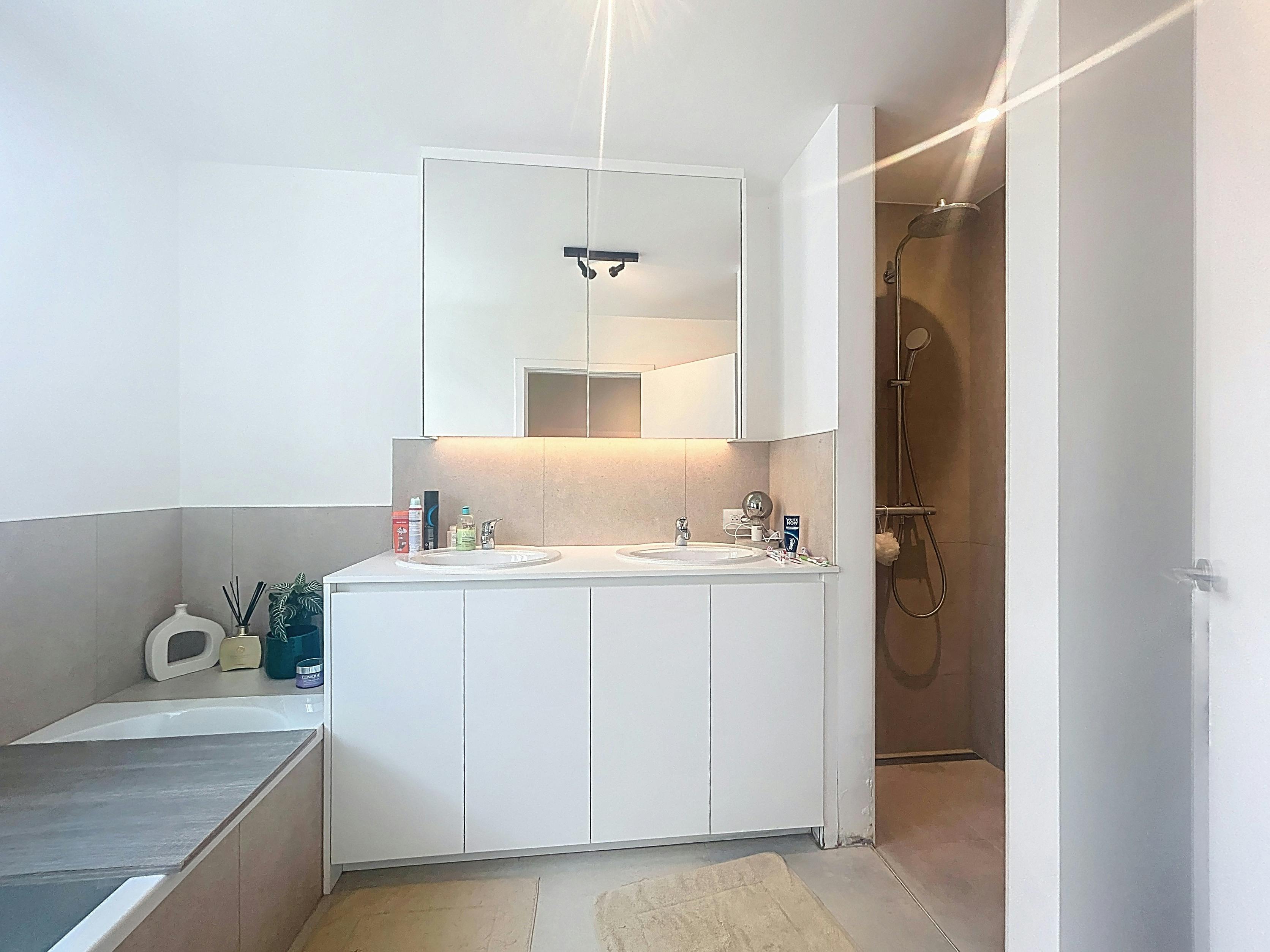 Prachtige ruime halfopen woning te huur in Waregem foto 14