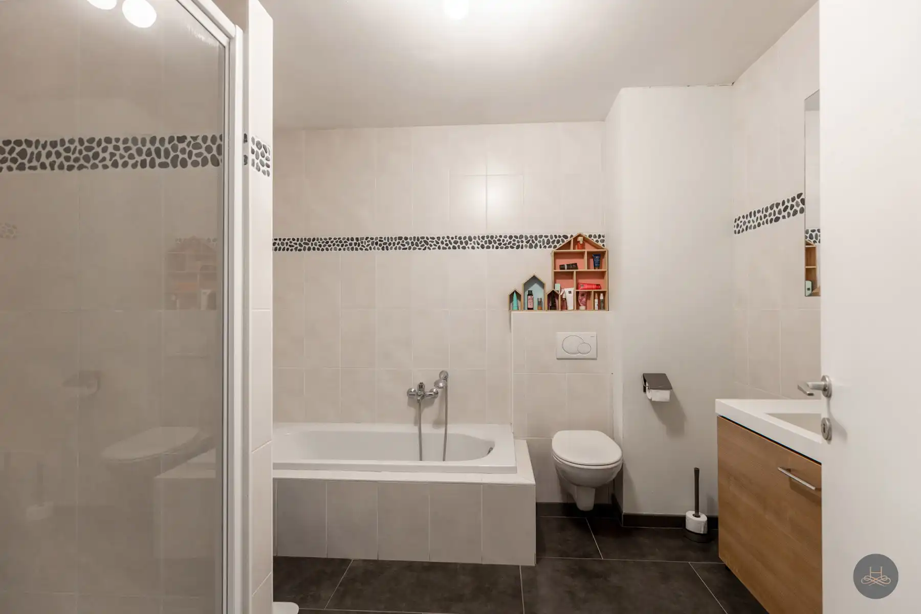 Groot duplex appartement+garage in centrum Baal foto 14