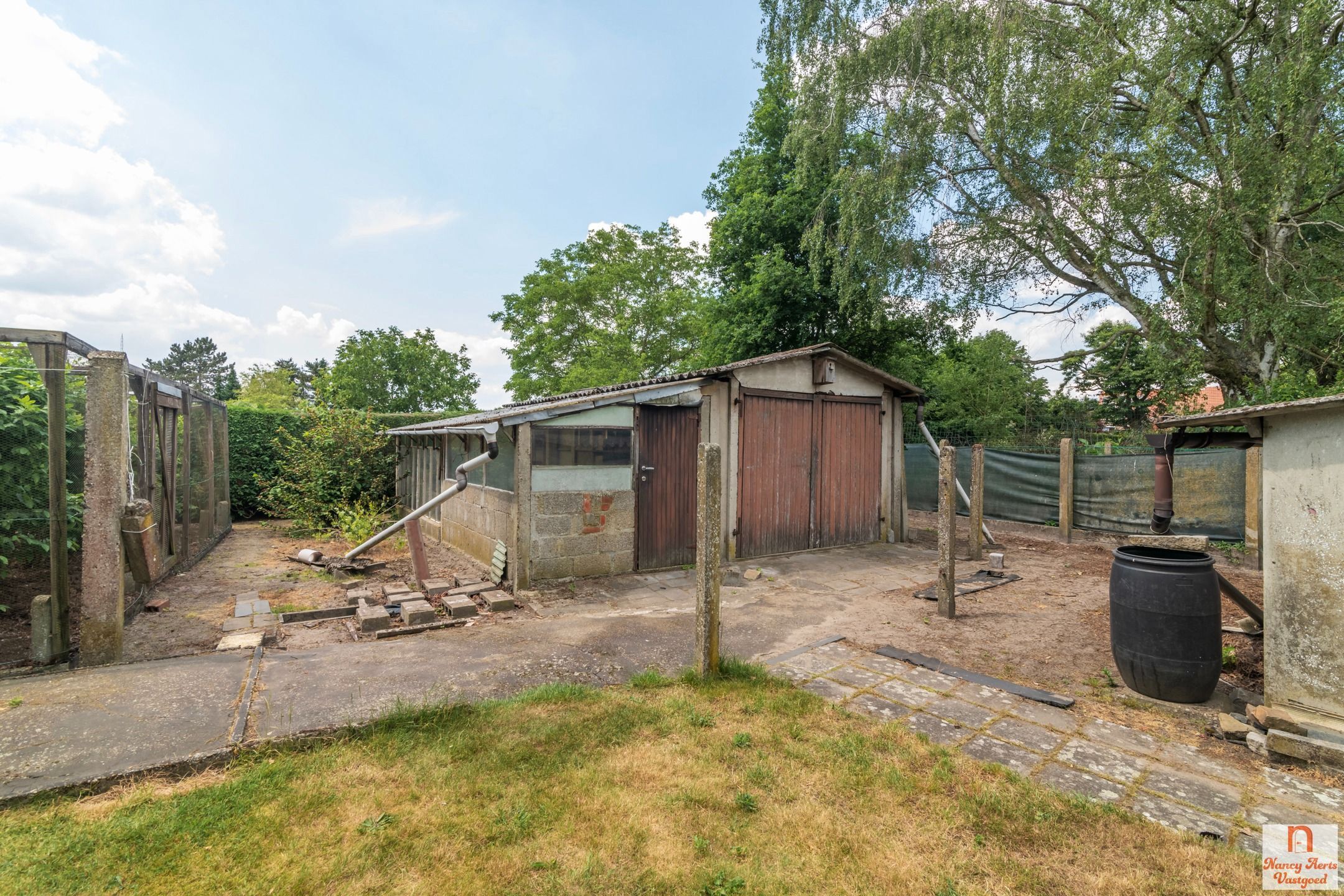 Vrijstaande, goed onderhouden woning op 20 are grond foto 53