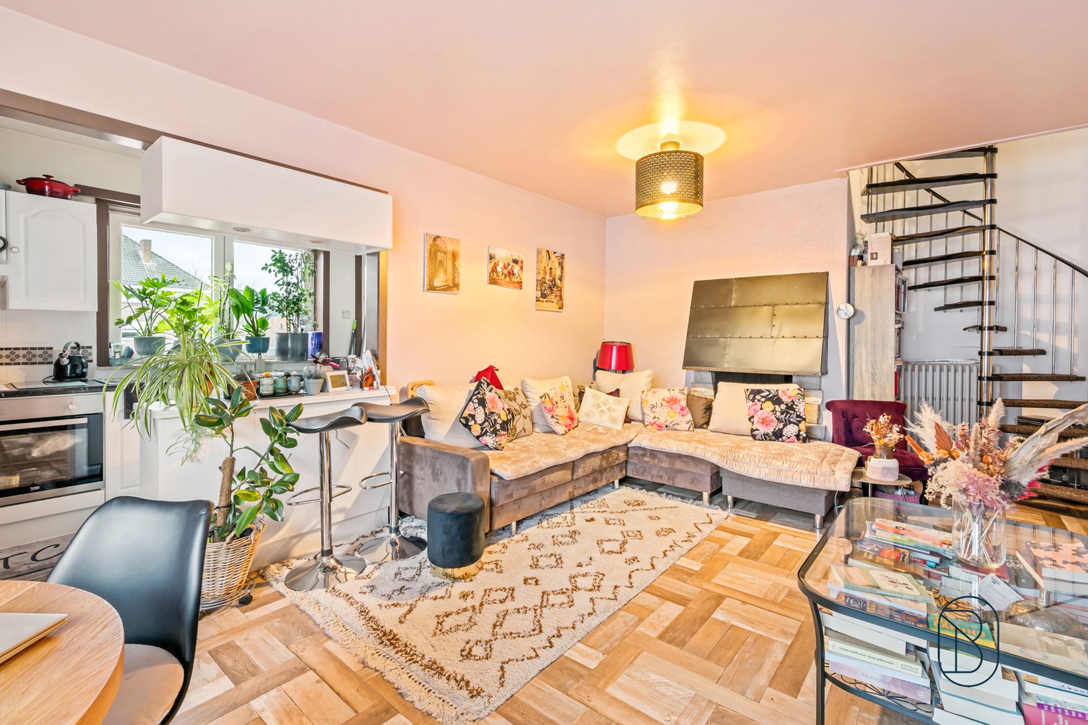 Topgelegen opbrengsteigendom: 3 appartementen en 3 garages foto 12