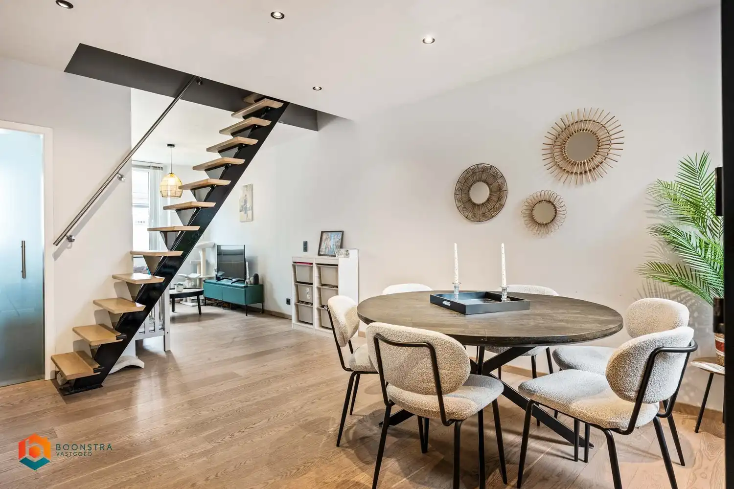 Instapklare woning met 3 slpkrs en tuin te Duffel foto {{pictureIndex}}