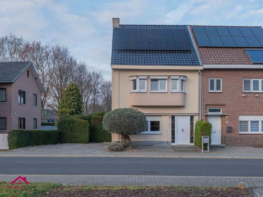 Hoofdfoto van de publicatie: Gezellige en instapklare, half vrijstaande woning met veranda