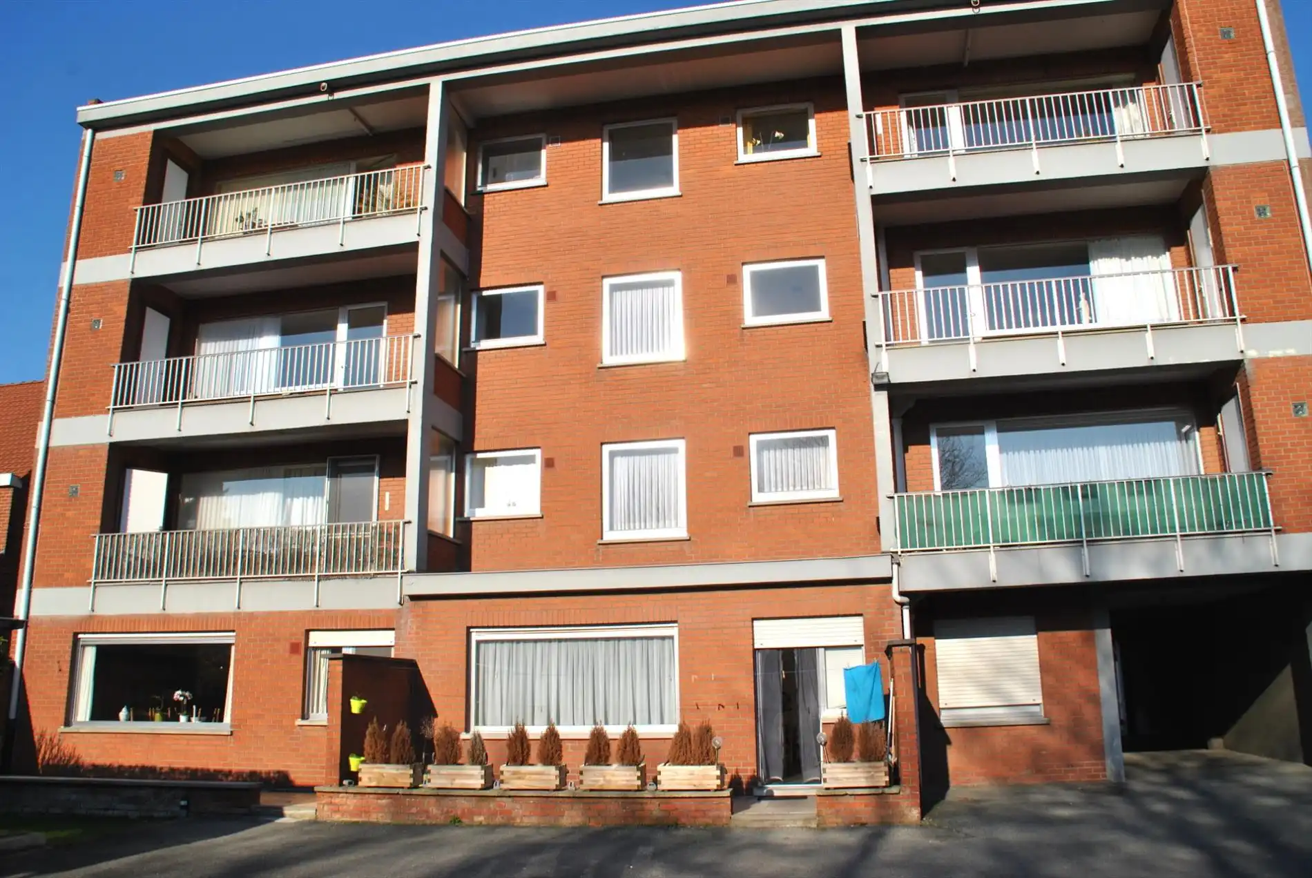 Zonrijk, ruim en gelijkvloers appartement met 2 slaapkamers, garage en zuidgericht terras … foto 16