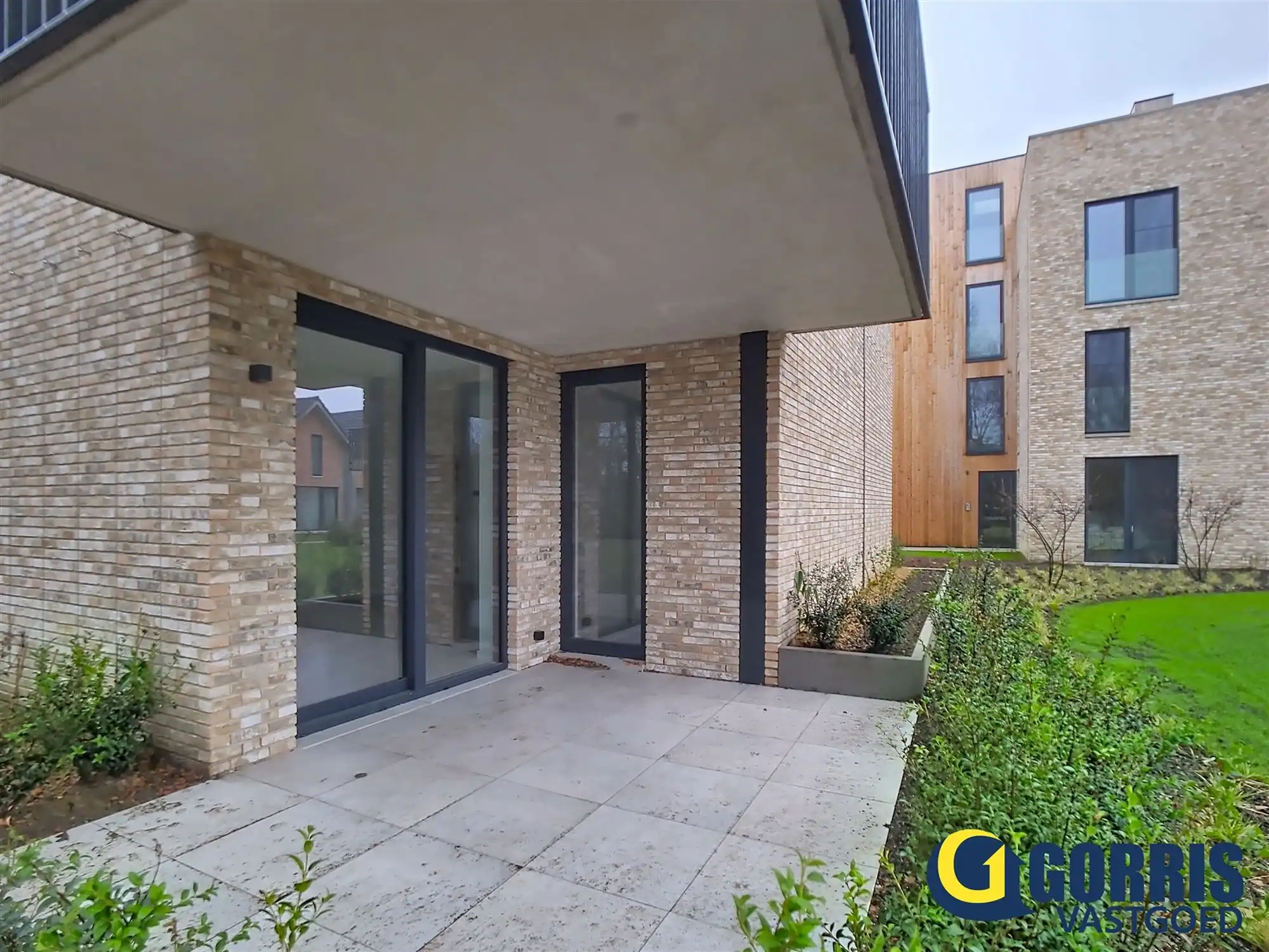 Rustig gelegen gelijkvloers nieuwbouwappartement met 2 slaapkamers. foto 14