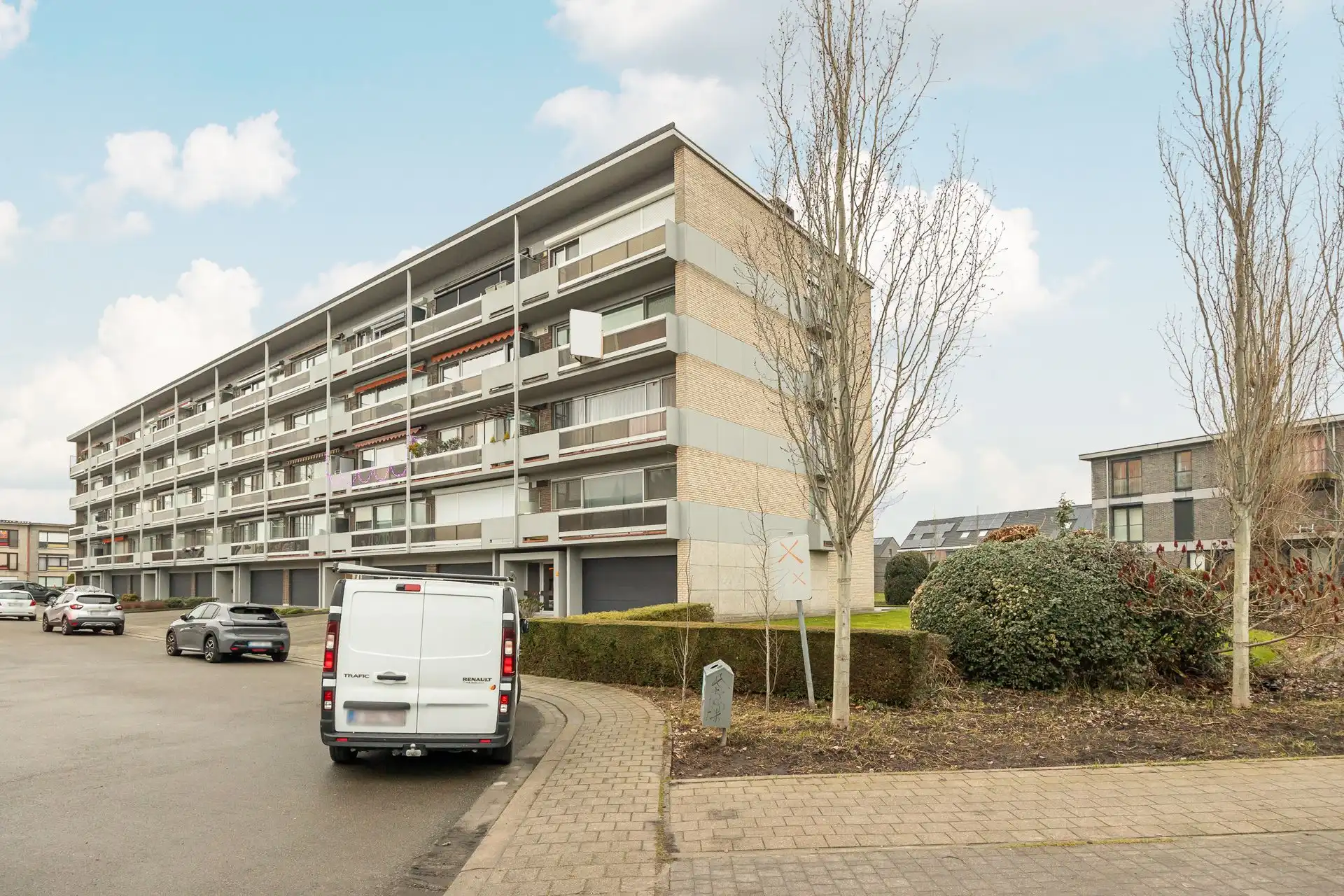 Lichtrijk appartement met drie slaapkamers en terras foto 15